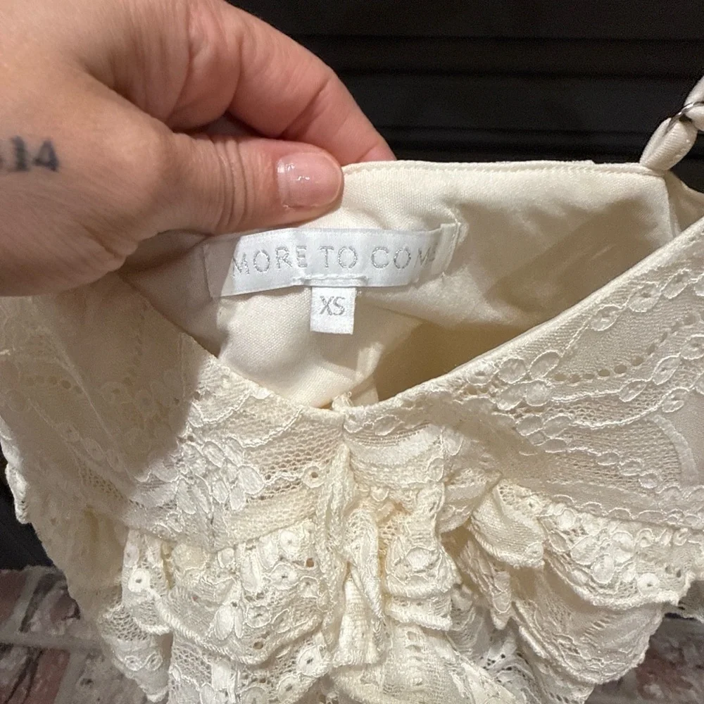 More To Come Elegant Cream Lace Ruffle Top XS NWOT - Picture 2 of 5